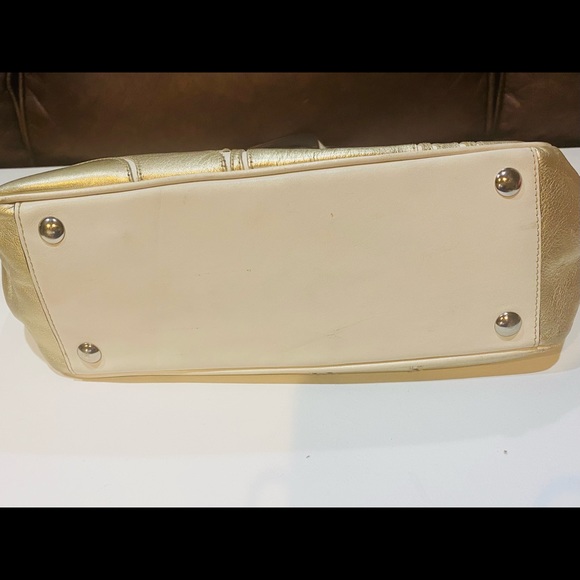 Coach Signature Metallic Gold Shoulder Bag “Holiday Sale Alert 🚨 “ - Picture 10 of 12